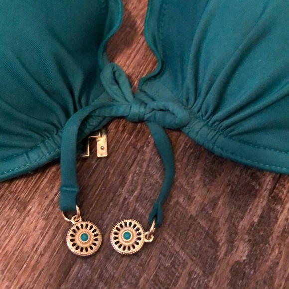 Bikini - Picture 6 of 8